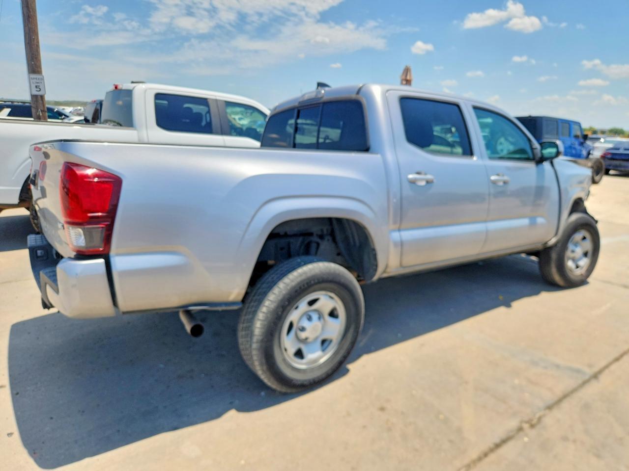 2021 Toyota Tacoma Sr V6 - Фото 3
