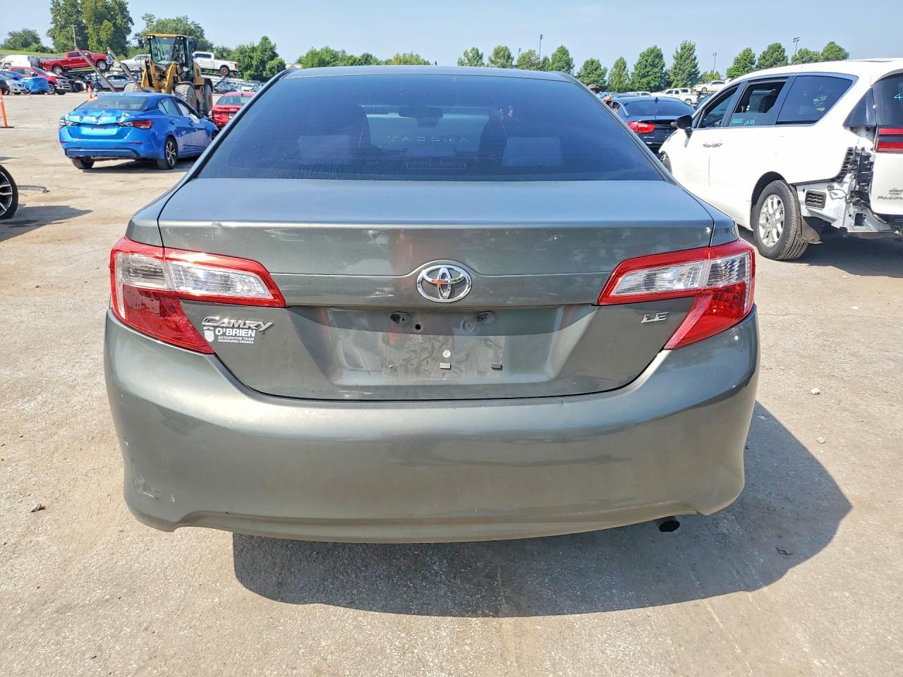 2012 Toyota Camry Le - Фото 6