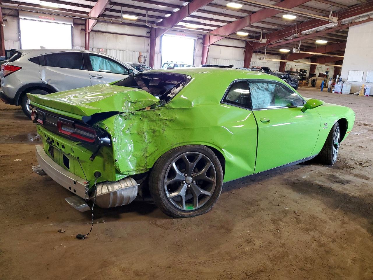 2015 Dodge Challenger Sxt - Image 3