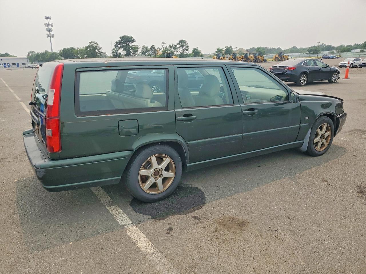 1999 Volvo V70 - Image 3