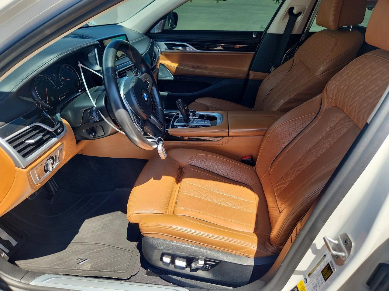 2019 BMW M760 Xi - Image 7