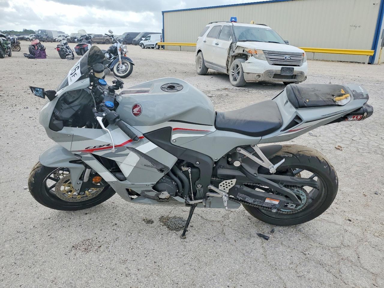2026 Honda Cbr600 Rr - Image 3