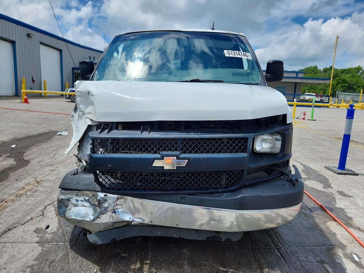 2014 Chevrolet Express G2500 - Image 5