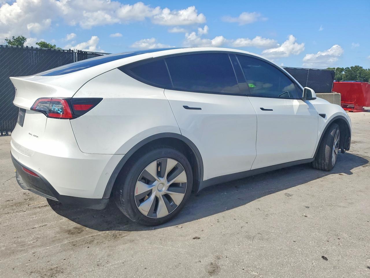 2021 Tesla Model Y - Фото 3