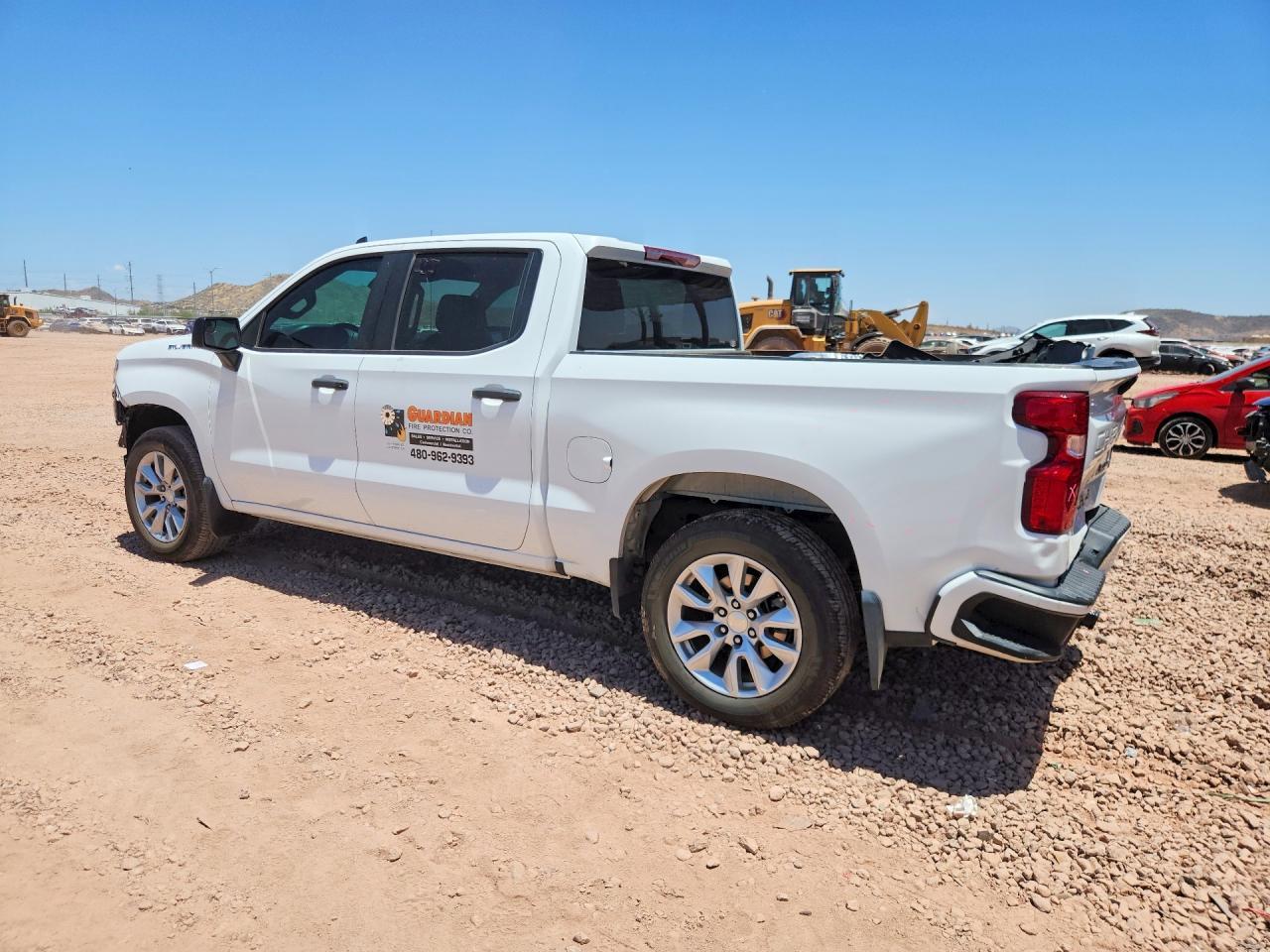 2023 Chevrolet Silverado - Фото 2