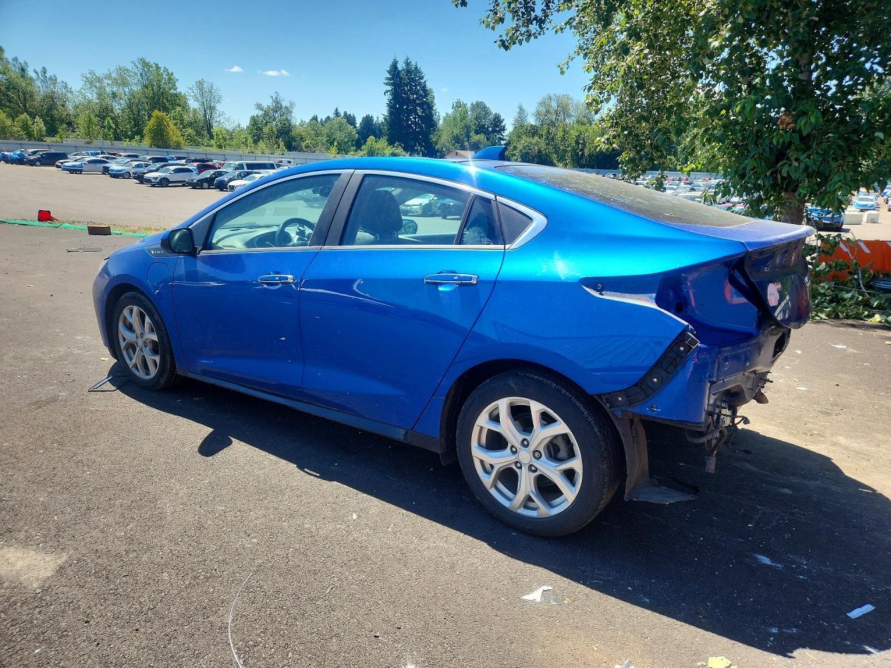 2017 Chevrolet Volt Premier - Image 2