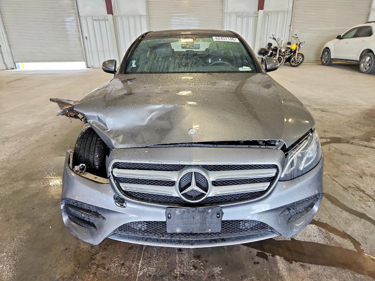 2017 Mercedes-Benz E 300 4Matic - Фото 5