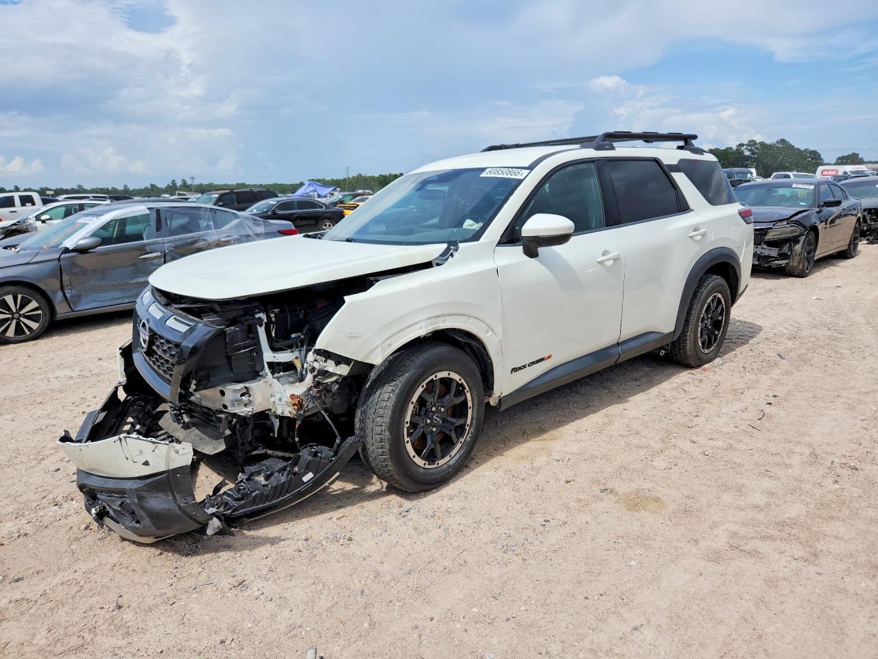 2023 Nissan Pathfinder Sv