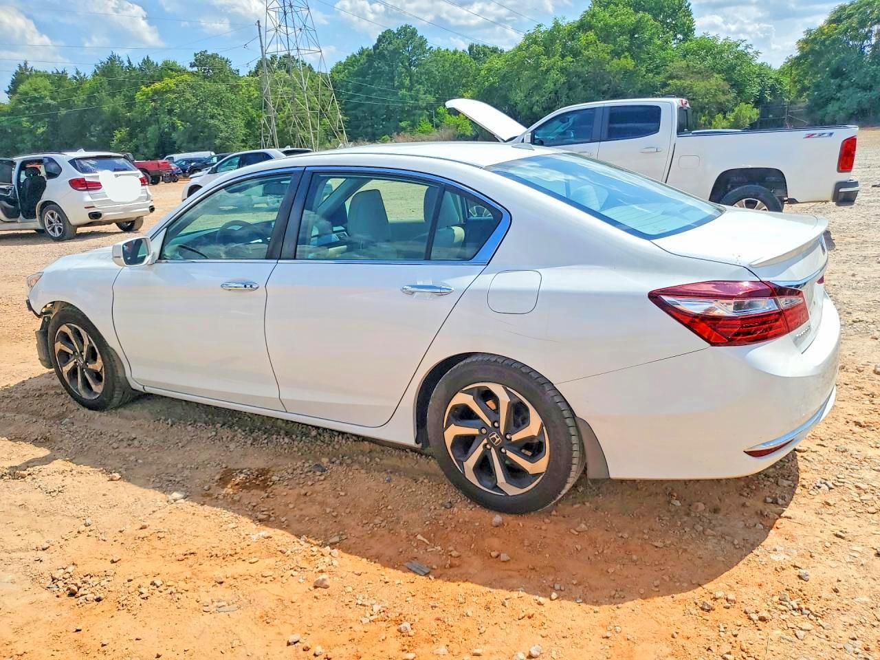 2016 Honda Accord Ex - Image 2