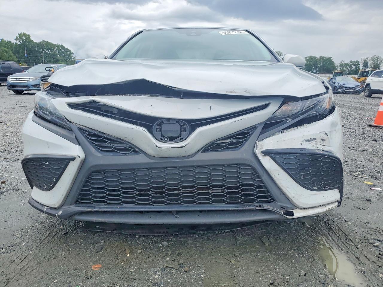 2024 Toyota Camry Se - Фото 5