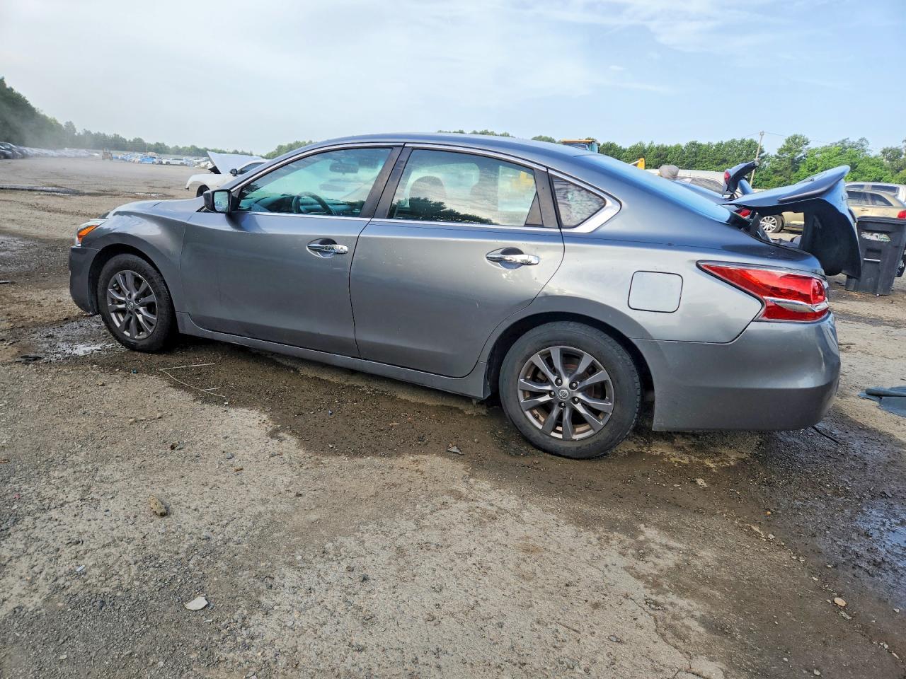 2015 Nissan Altima 2.5 S - Фото 2