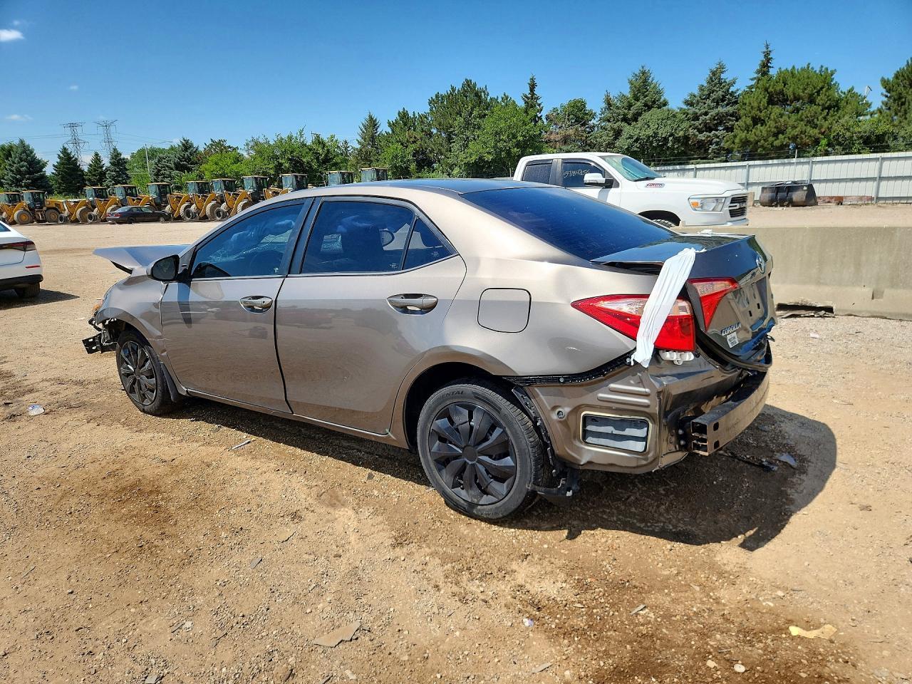 2017 Toyota Corolla Le - Фото 2