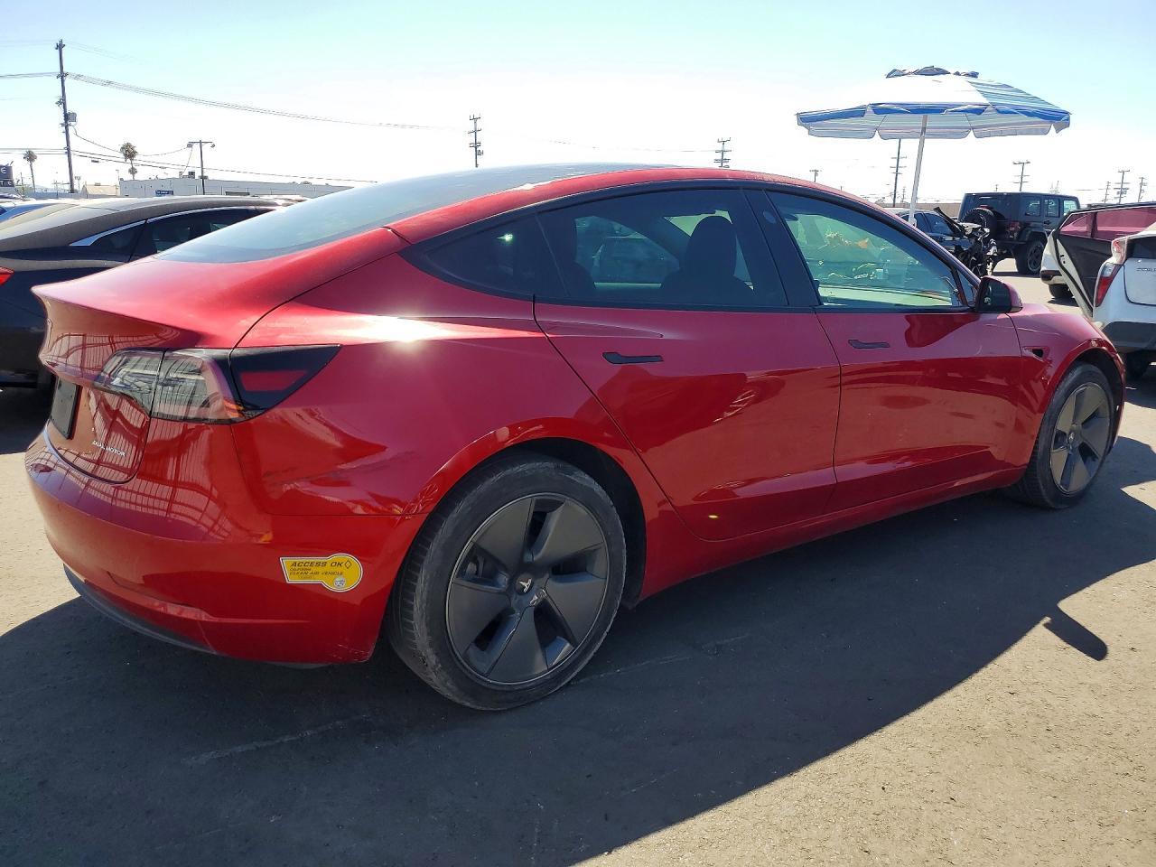 2022 Tesla Model 3 - Image 3