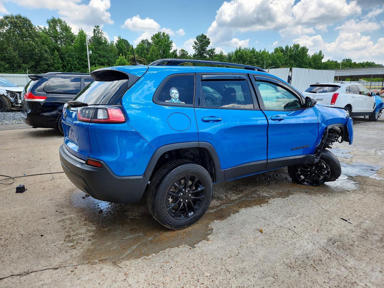 2023 Jeep Cherokee Altitude Lux - Фото 3