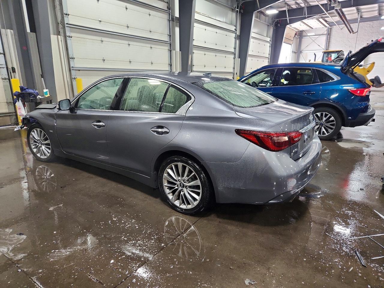 2018 Infiniti Q50 3.0T Luxe - Фото 2