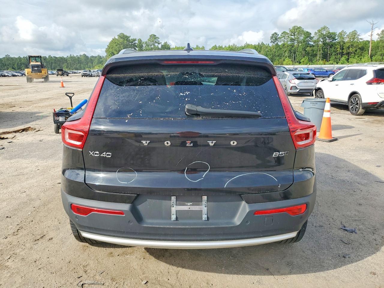 2025 Volvo Xc40 Plus - Фото 6