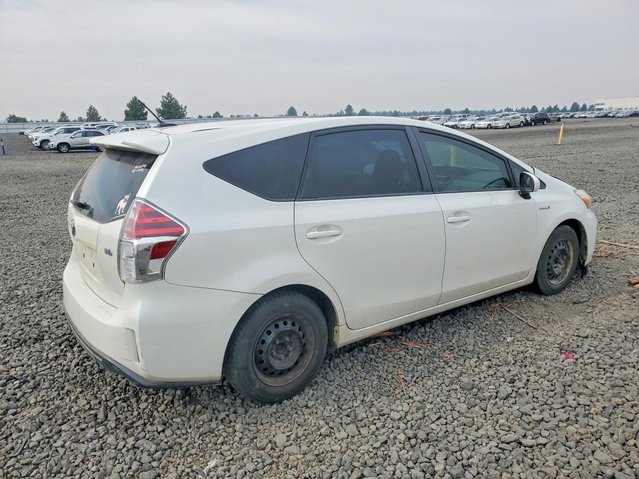 2016 Toyota Prius V Three - Фото 3