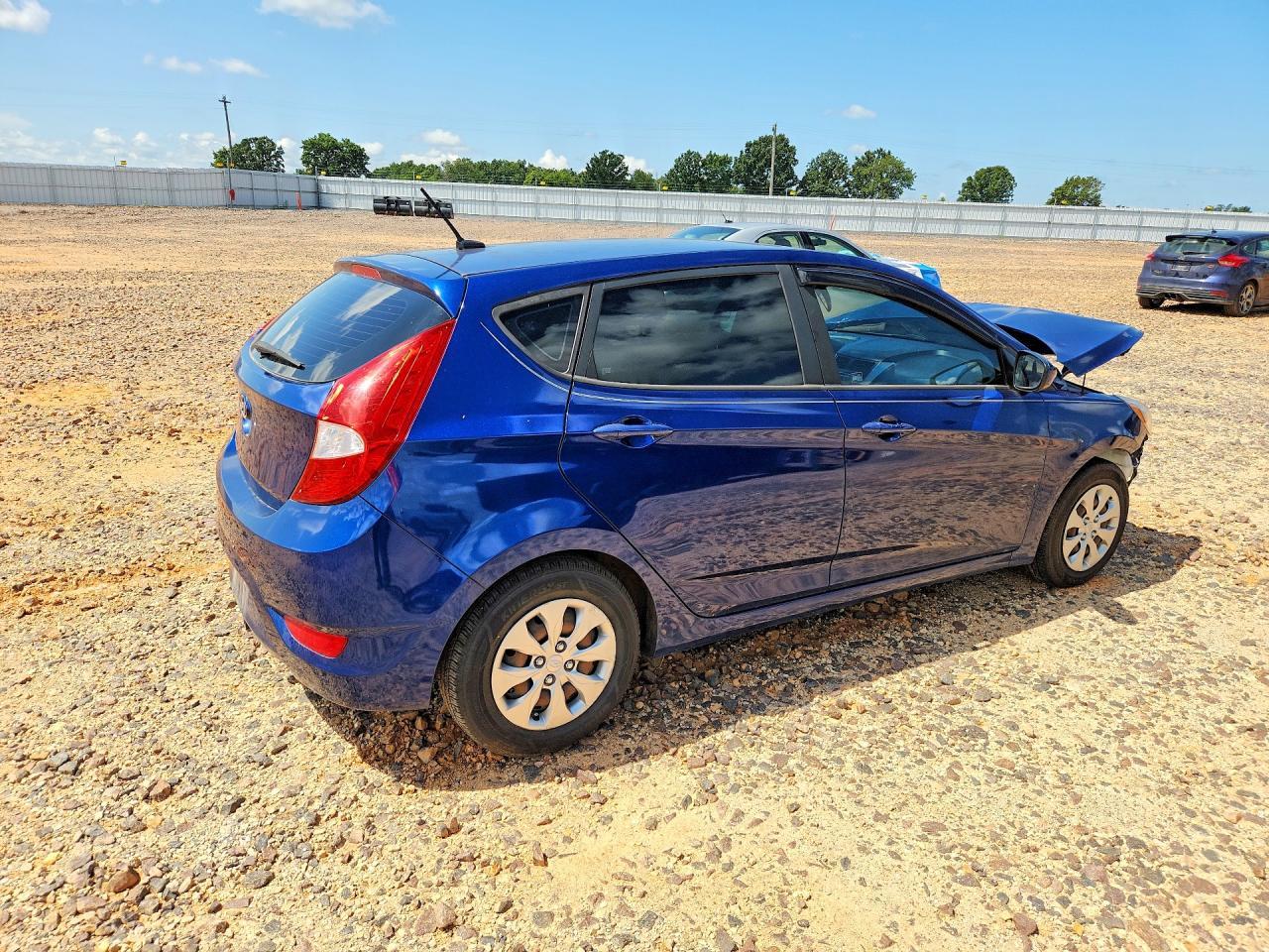 2016 Hyundai Accent Se - Фото 3