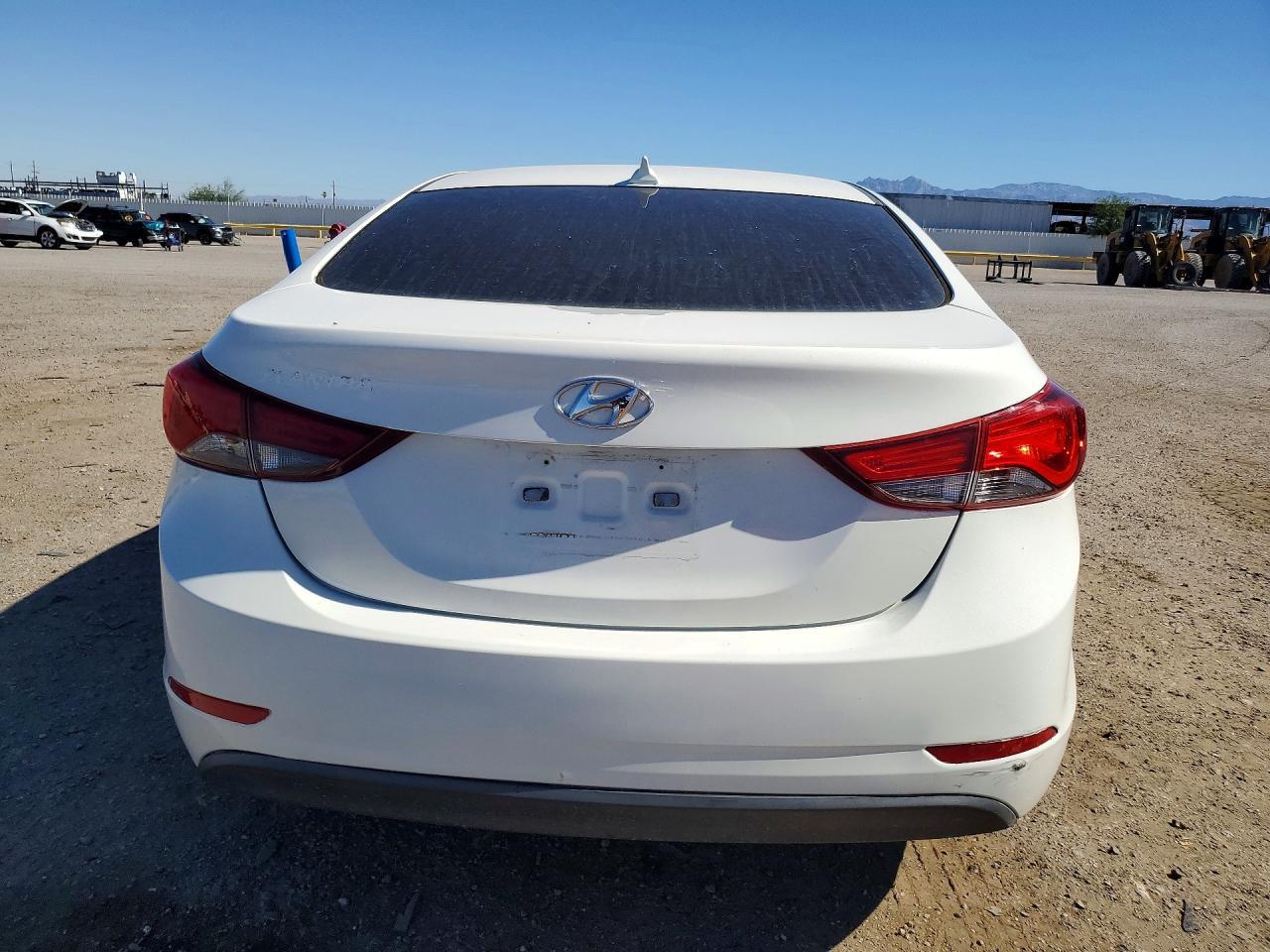 2016 Hyundai Elantra Se - Image 6