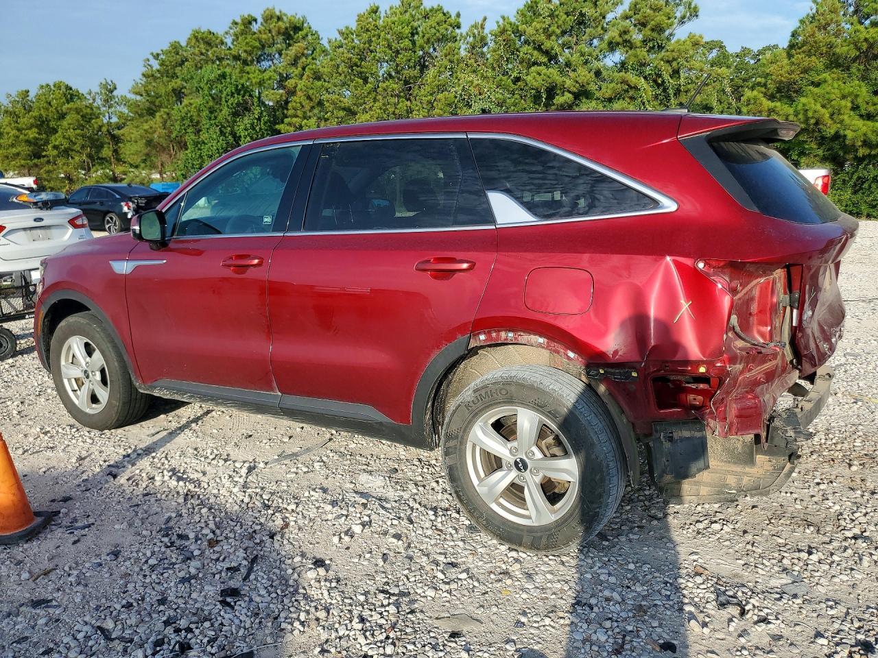 2022 Kia Sorento Lx - Image 2