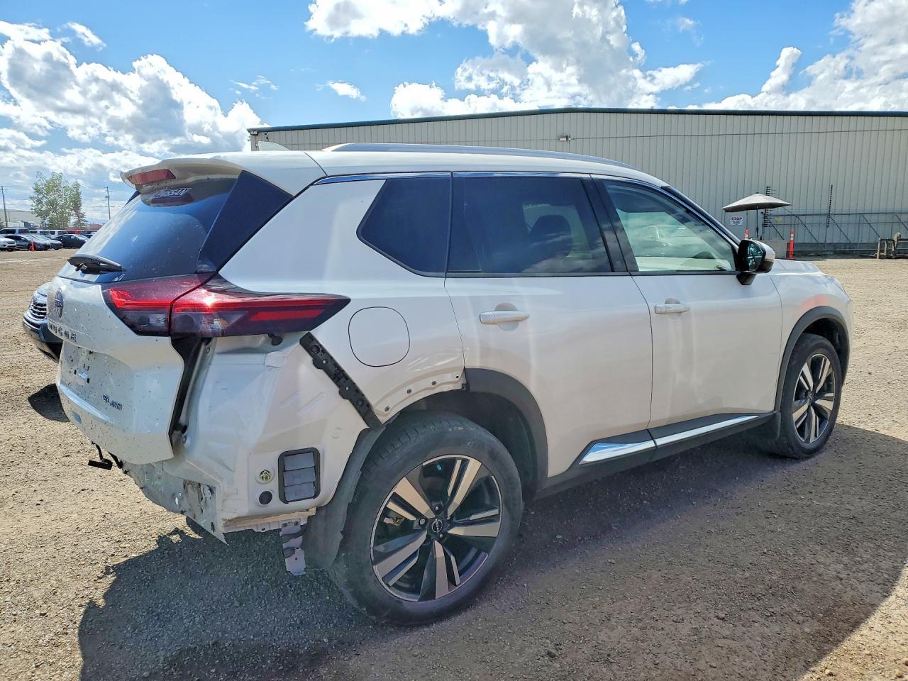 2023 Nissan Rogue Sl - Image 3