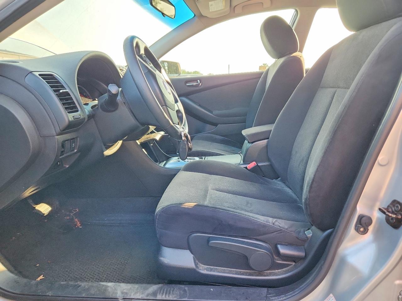 2010 Nissan Altima 2.5 - Фото 7