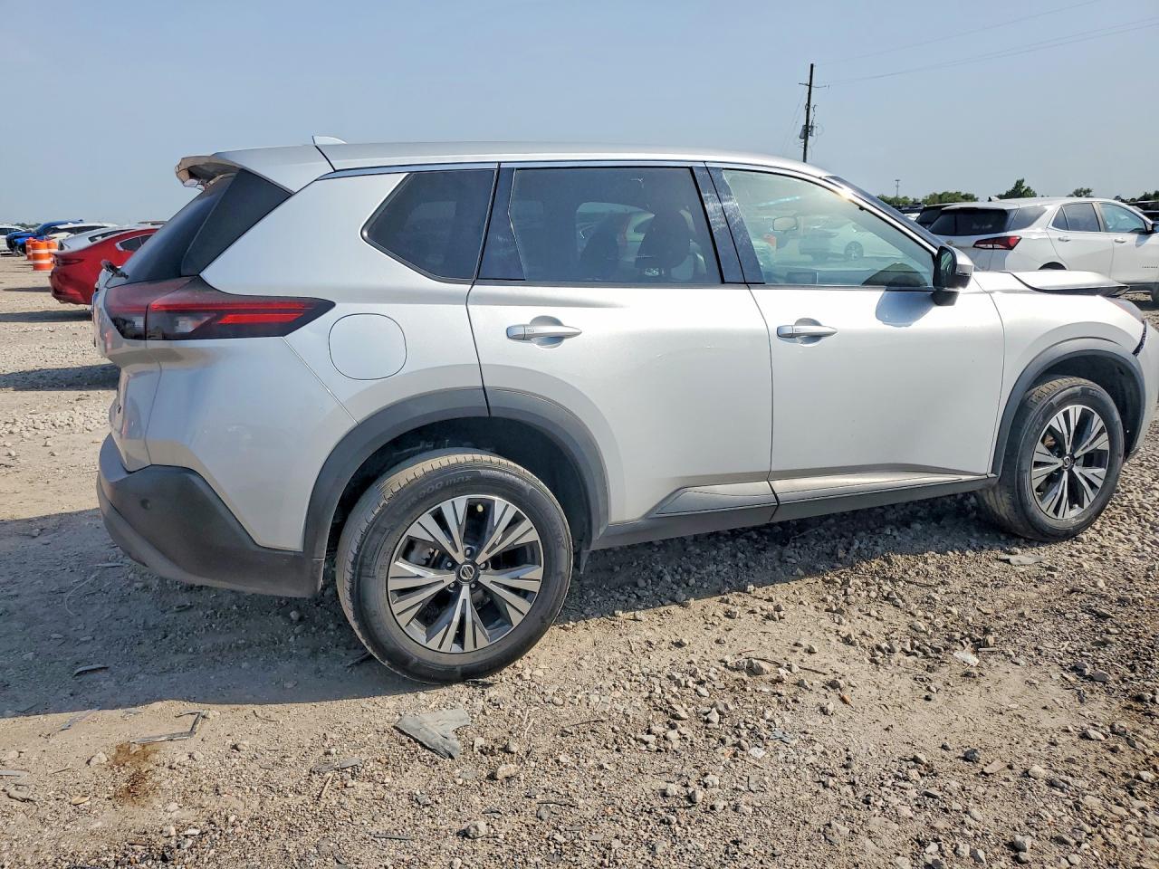 2021 Nissan Rogue Sv - Фото 3