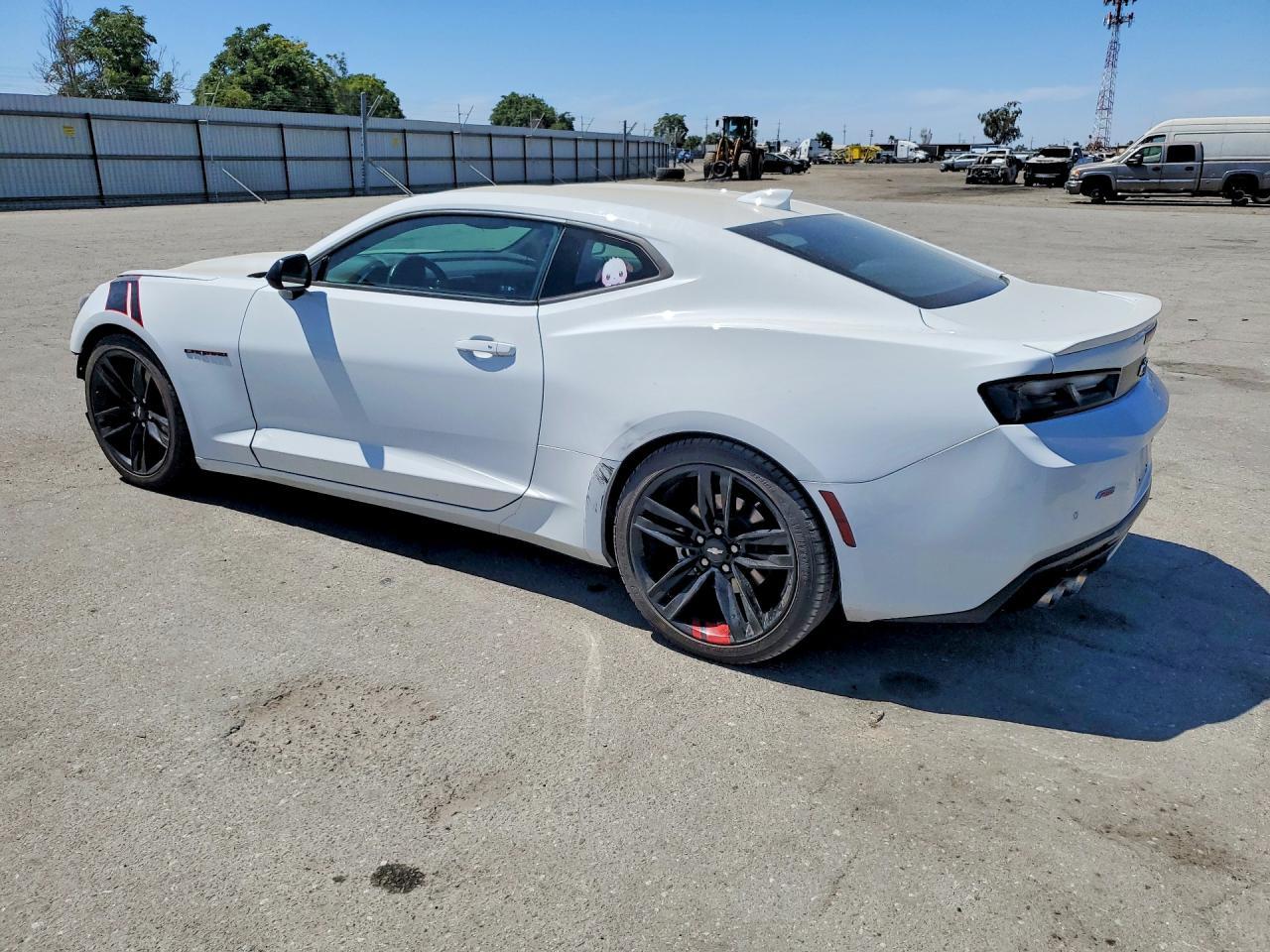 2017 Chevrolet Camaro Lt - Фото 2