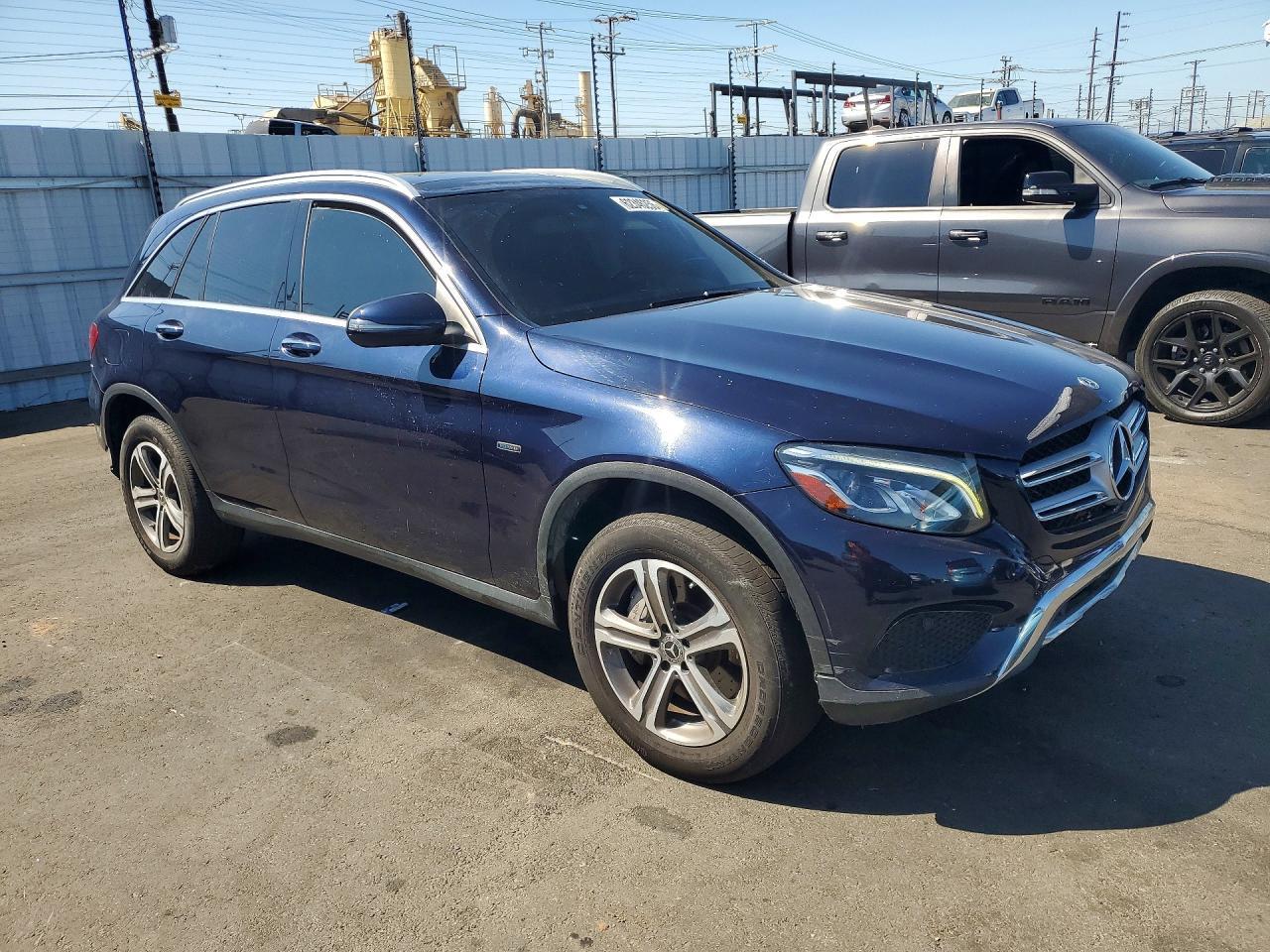 2019 Mercedes-Benz Glc 350E - Image 4