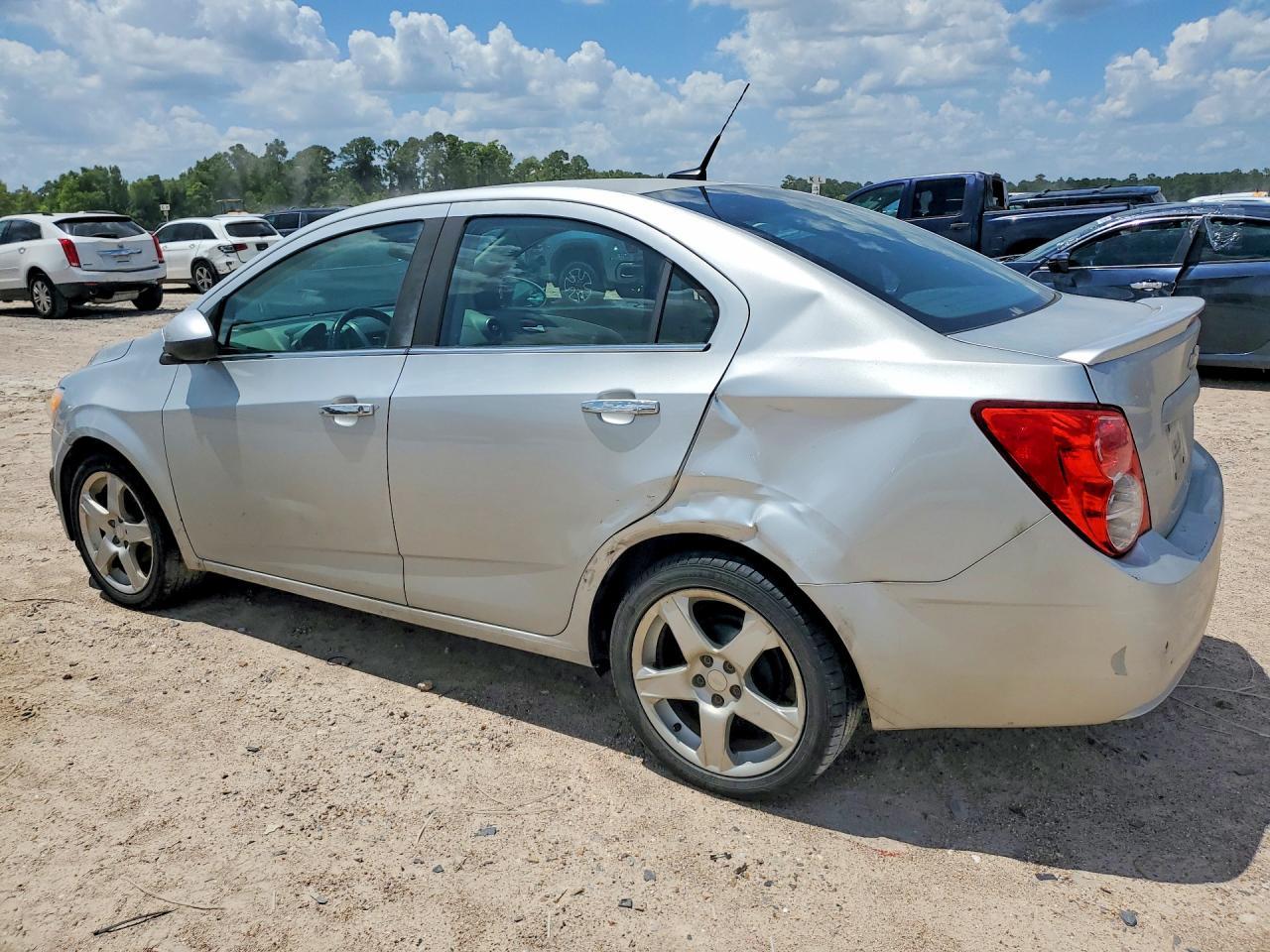 2013 Chevrolet Sonic Ltz - Image 2
