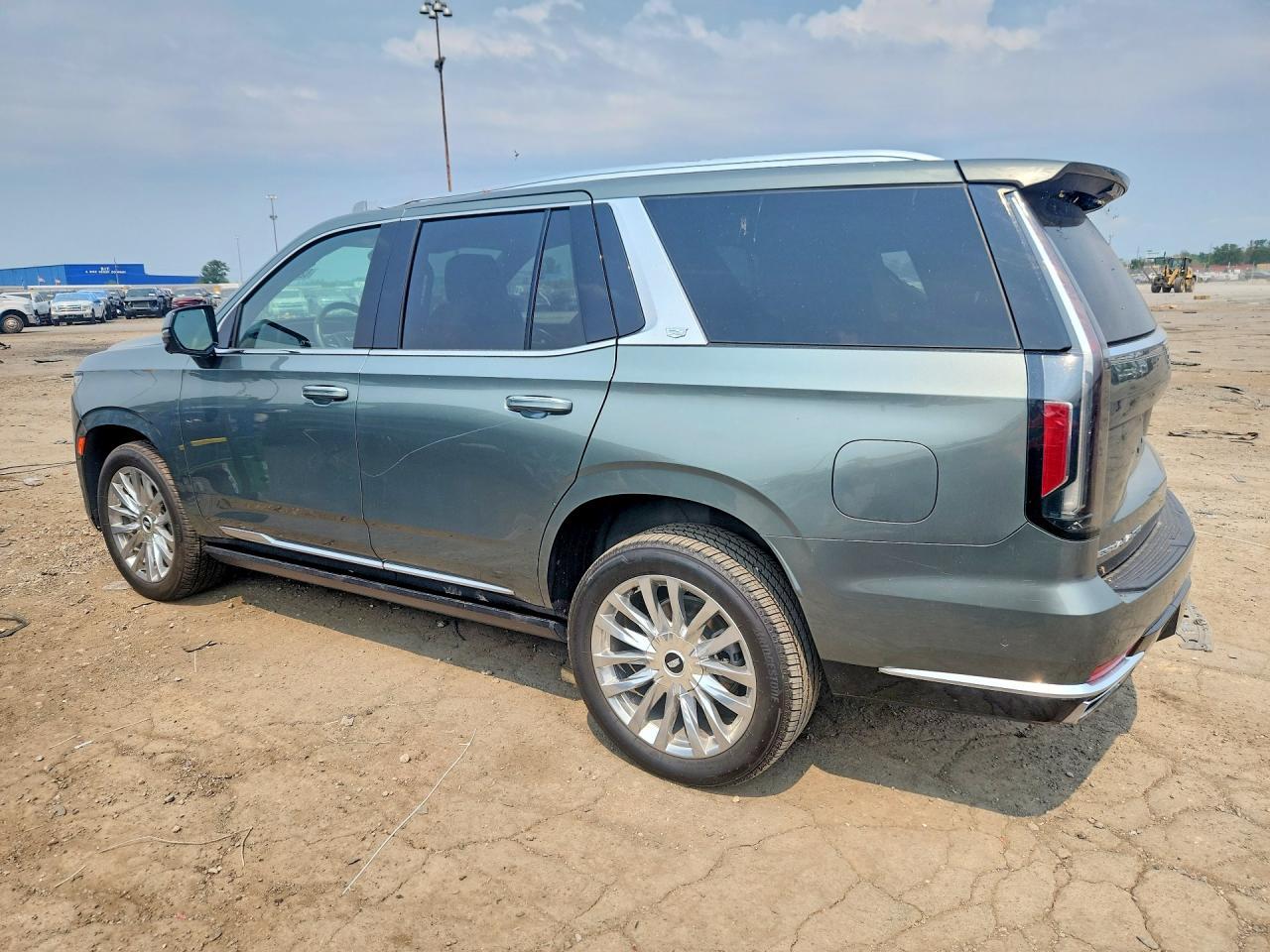 2023 Cadillac Escalade Premium Luxury - Image 2