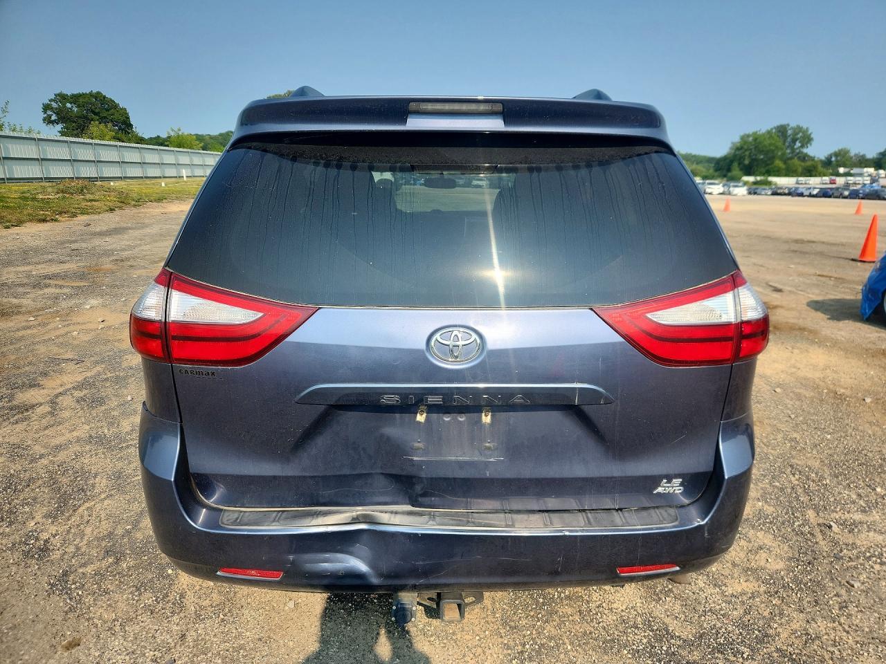 2015 Toyota Sienna Le - Фото 6