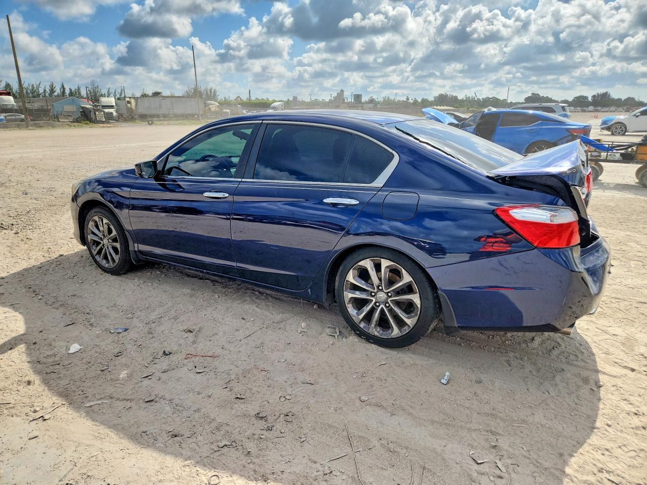 2014 Honda Accord Sport - Image 2