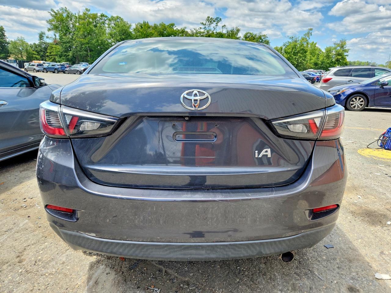 2018 Toyota Yaris Ia Base - Image 6