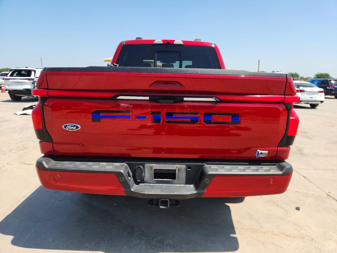 2022 Ford F150 Lightning Pro - Фото 6