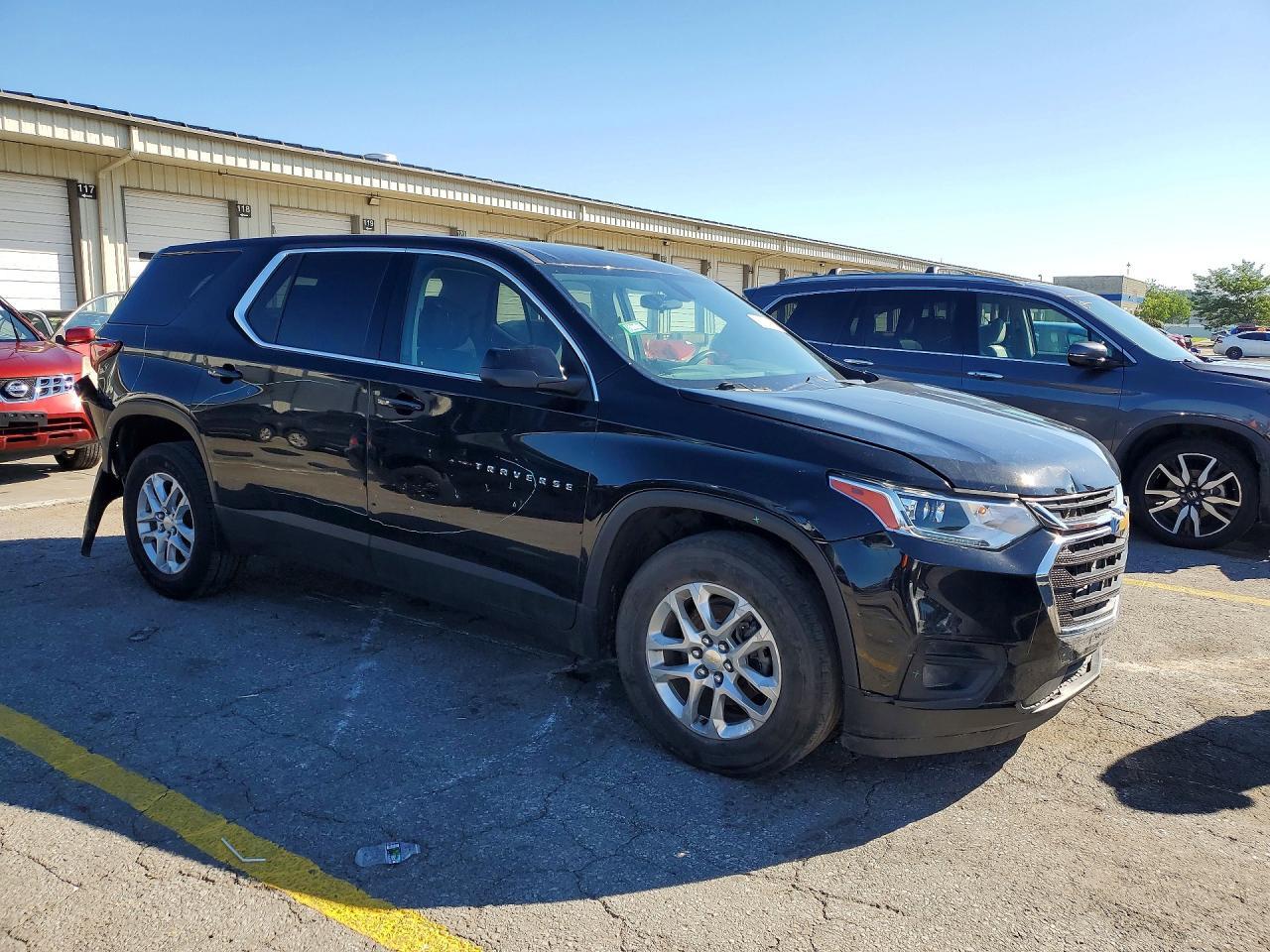 2021 Chevrolet Traverse Ls - Image 4