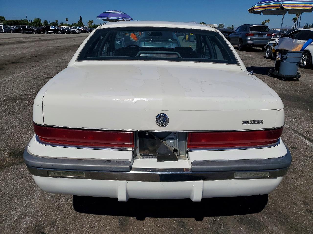 1992 Buick Roadmaster Limited - Image 6