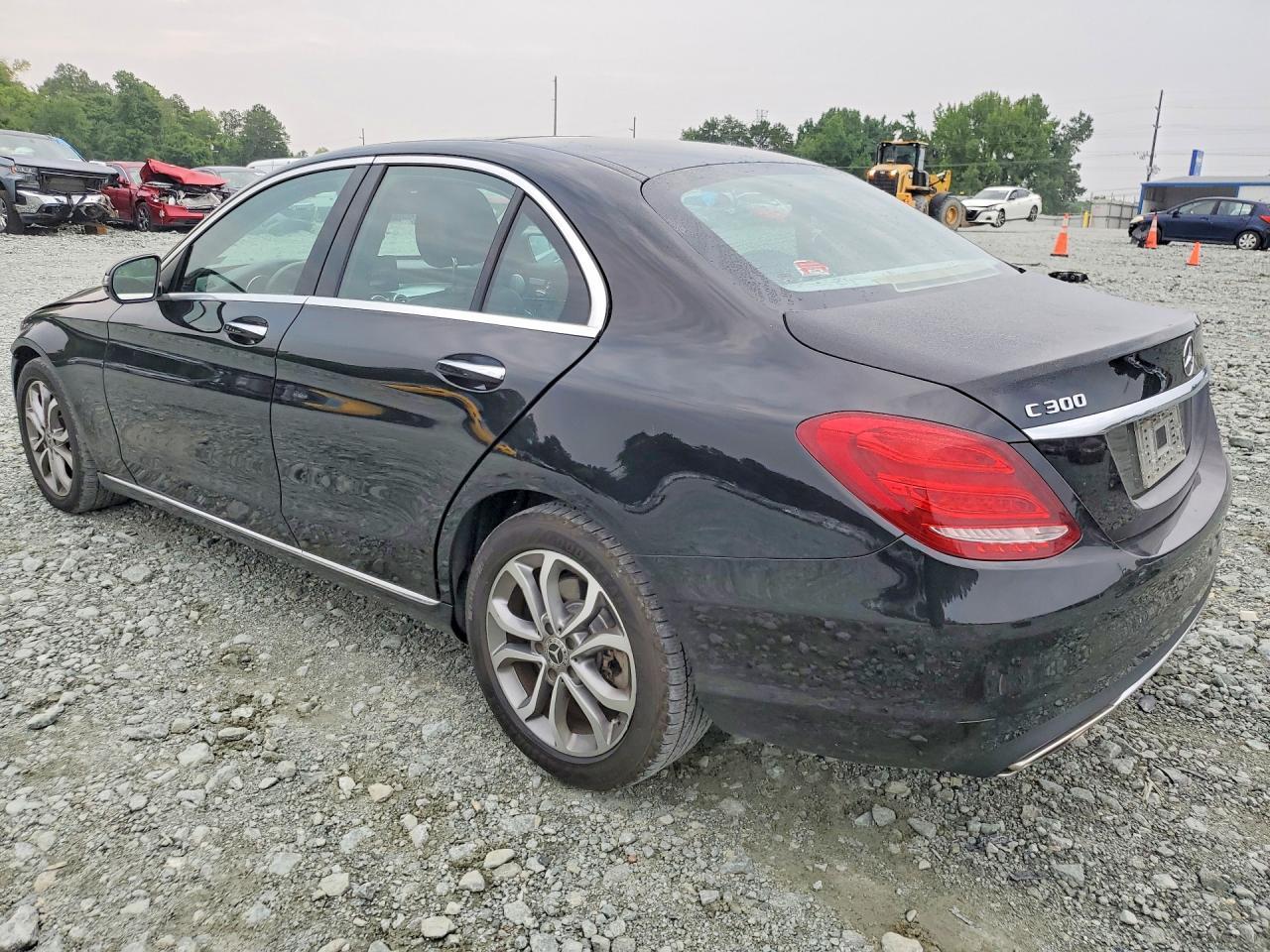 2017 Mercedes-Benz C 300 4Matic - Фото 2