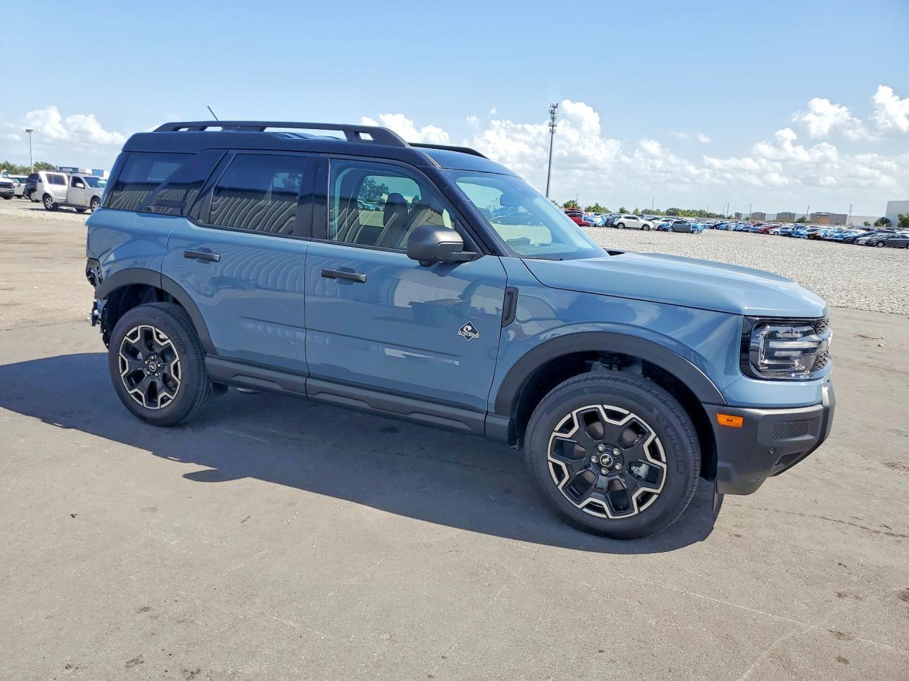 2026 Ford Bronco Sport Outer Banks - Image 4