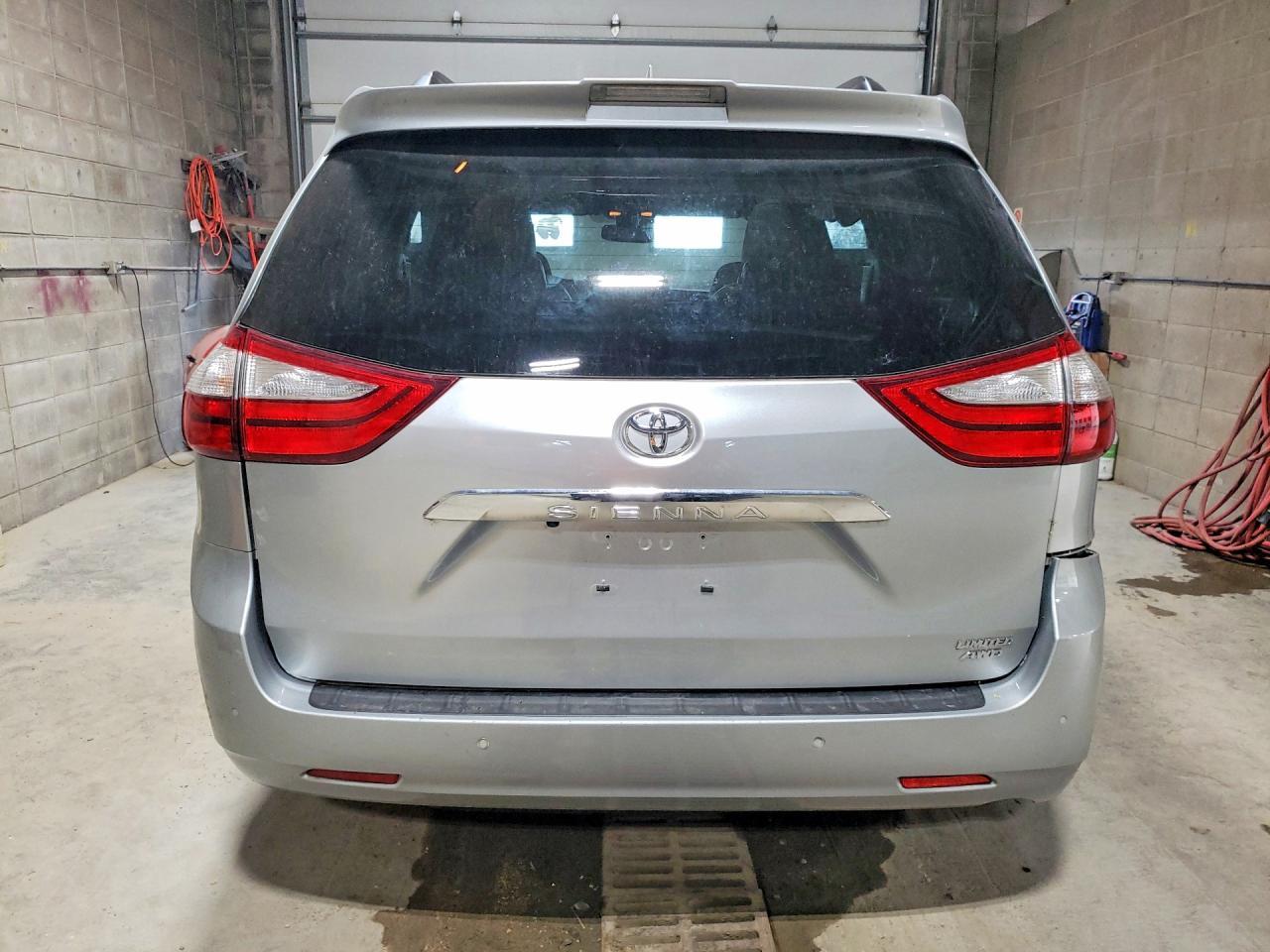 2019 Toyota Sienna Limited Premium 7-Passenger - Фото 6