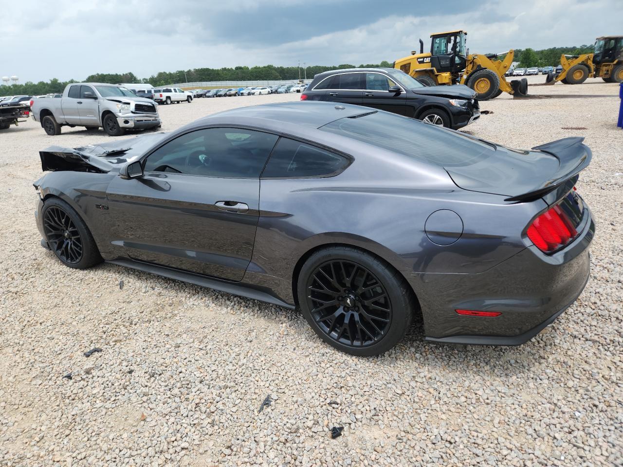 2017 Ford Mustang Gt - Фото 2
