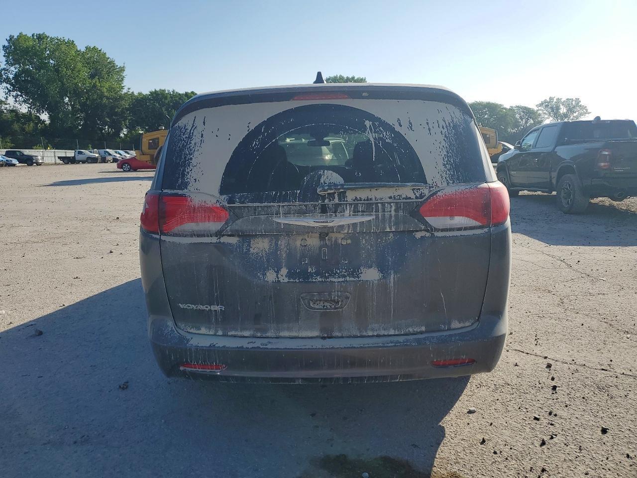2022 Chrysler Voyager Lx - Фото 6
