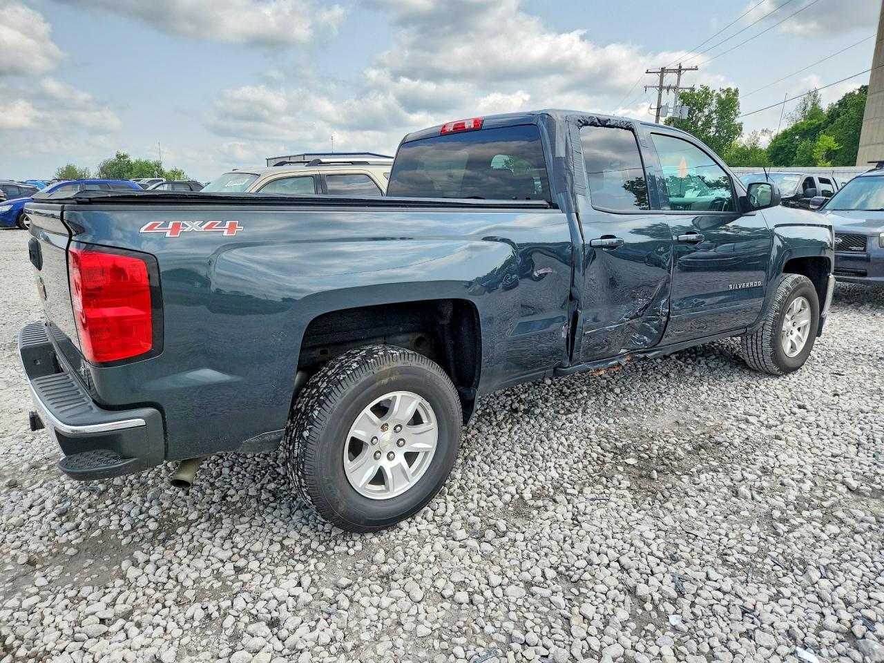 2017 Chevrolet Silverado K1500 Lt - Image 3
