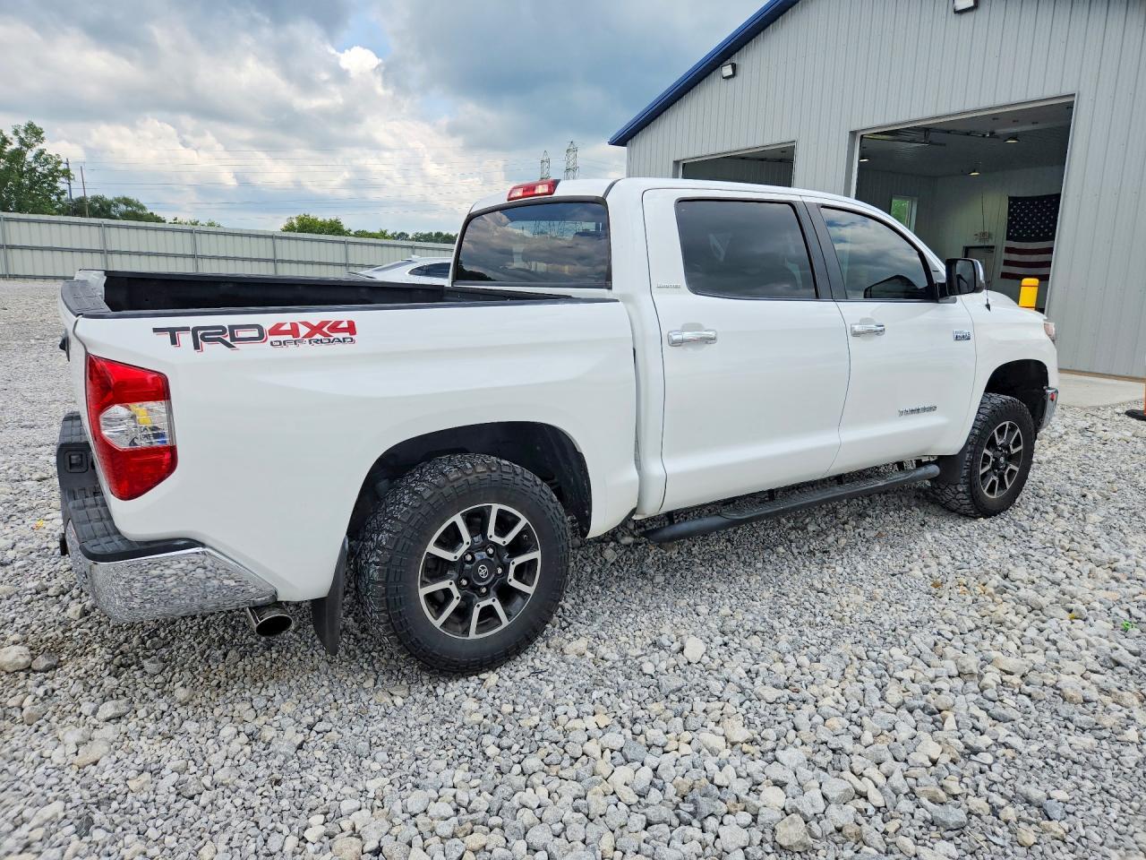 2017 Toyota Tundra Crewmax Limited - Фото 3