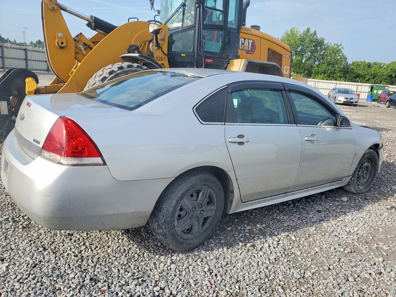 2010 Chevrolet Impala Ls - Фото 3