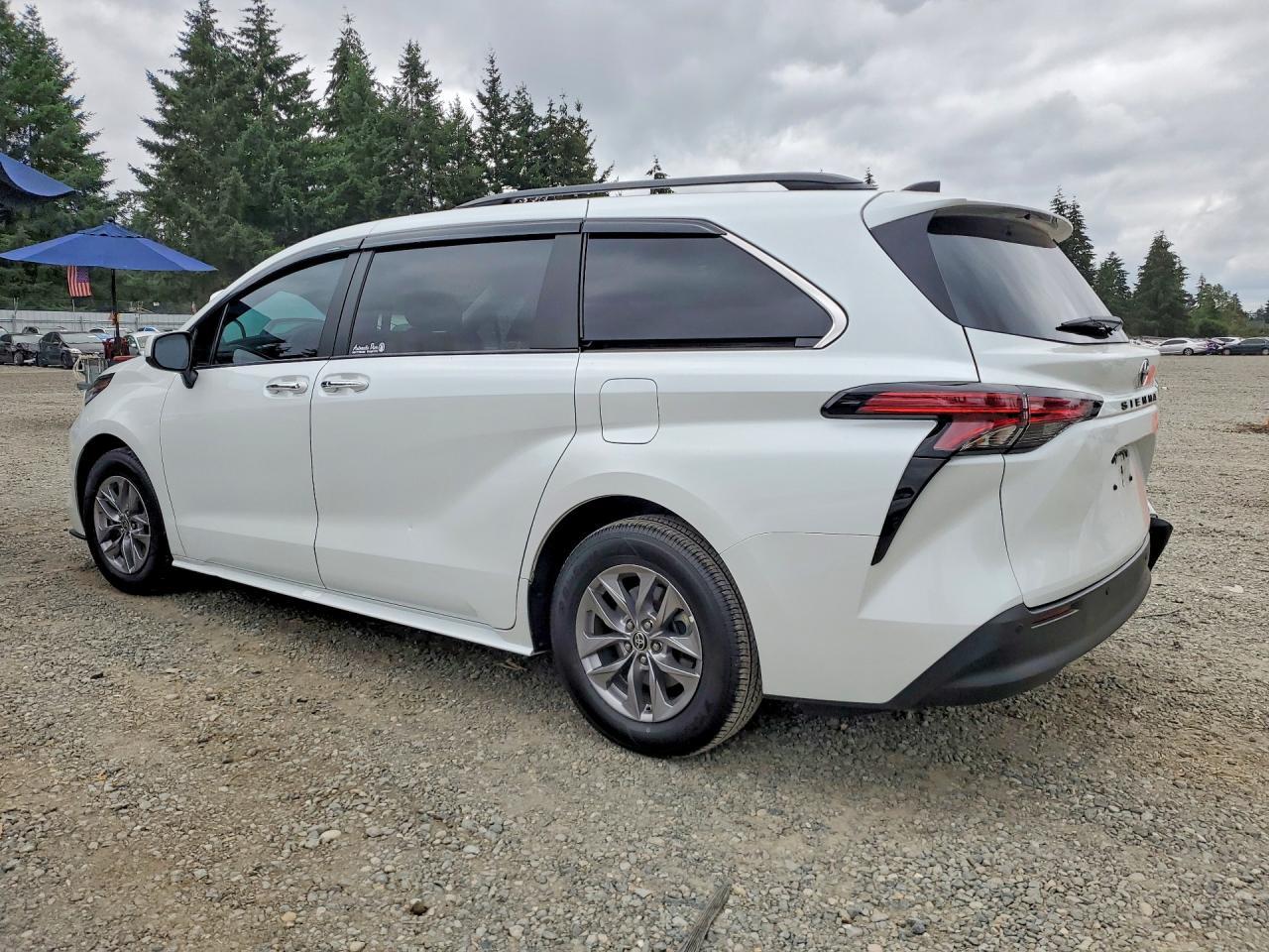 2022 Toyota Sienna Xle - Фото 2