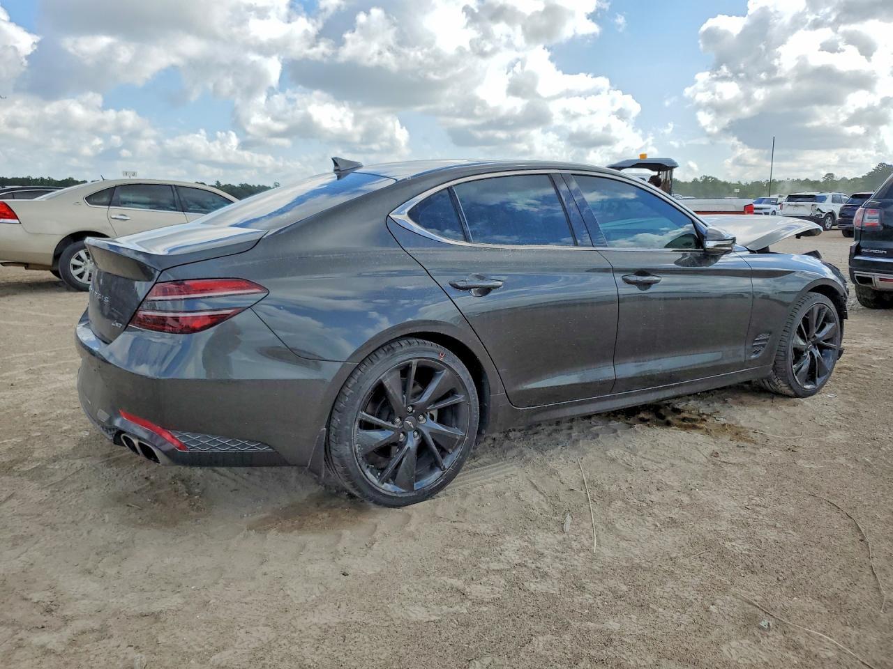 2023 Genesis G70 2.0T - Фото 3