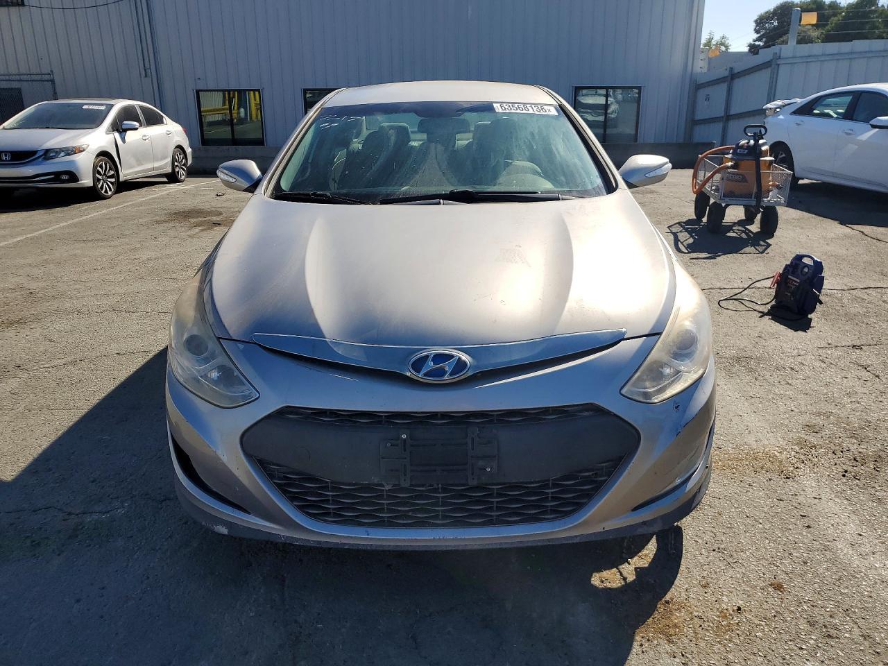 2013 Hyundai Sonata Hybrid - Image 5