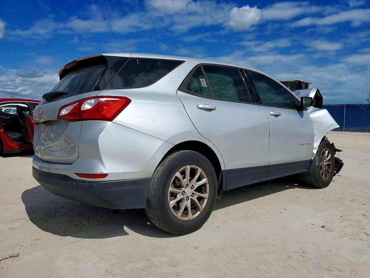 2019 Chevrolet Equinox Ls - Image 3