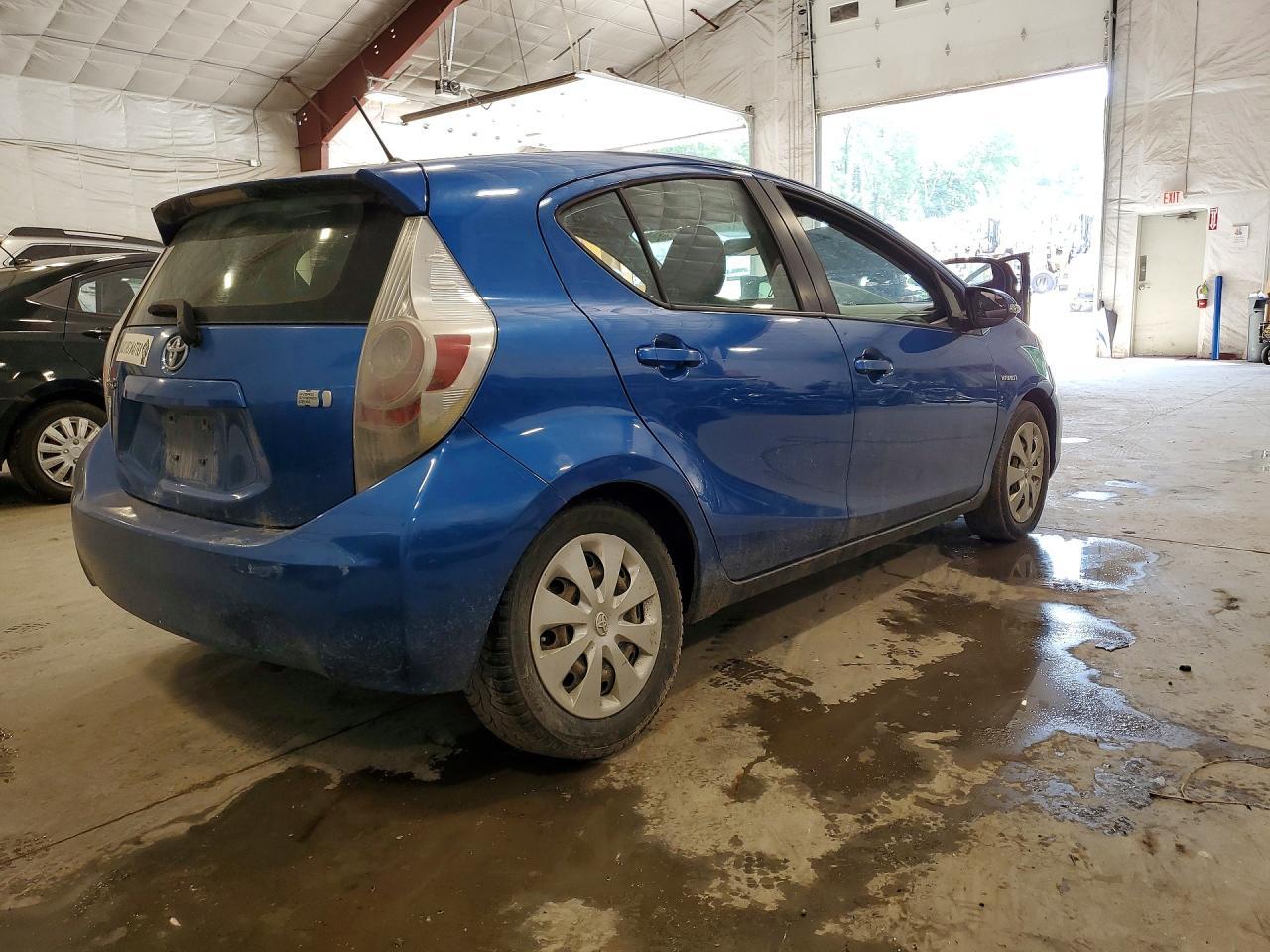 2013 Toyota Prius C Two - Image 3